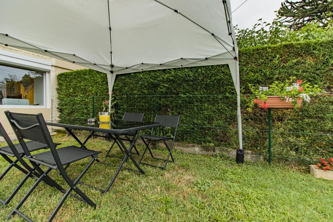 Apartamento Lumineux, Bien Situe Et Tres Calme + Parking Prive Le Bugue Exterior foto