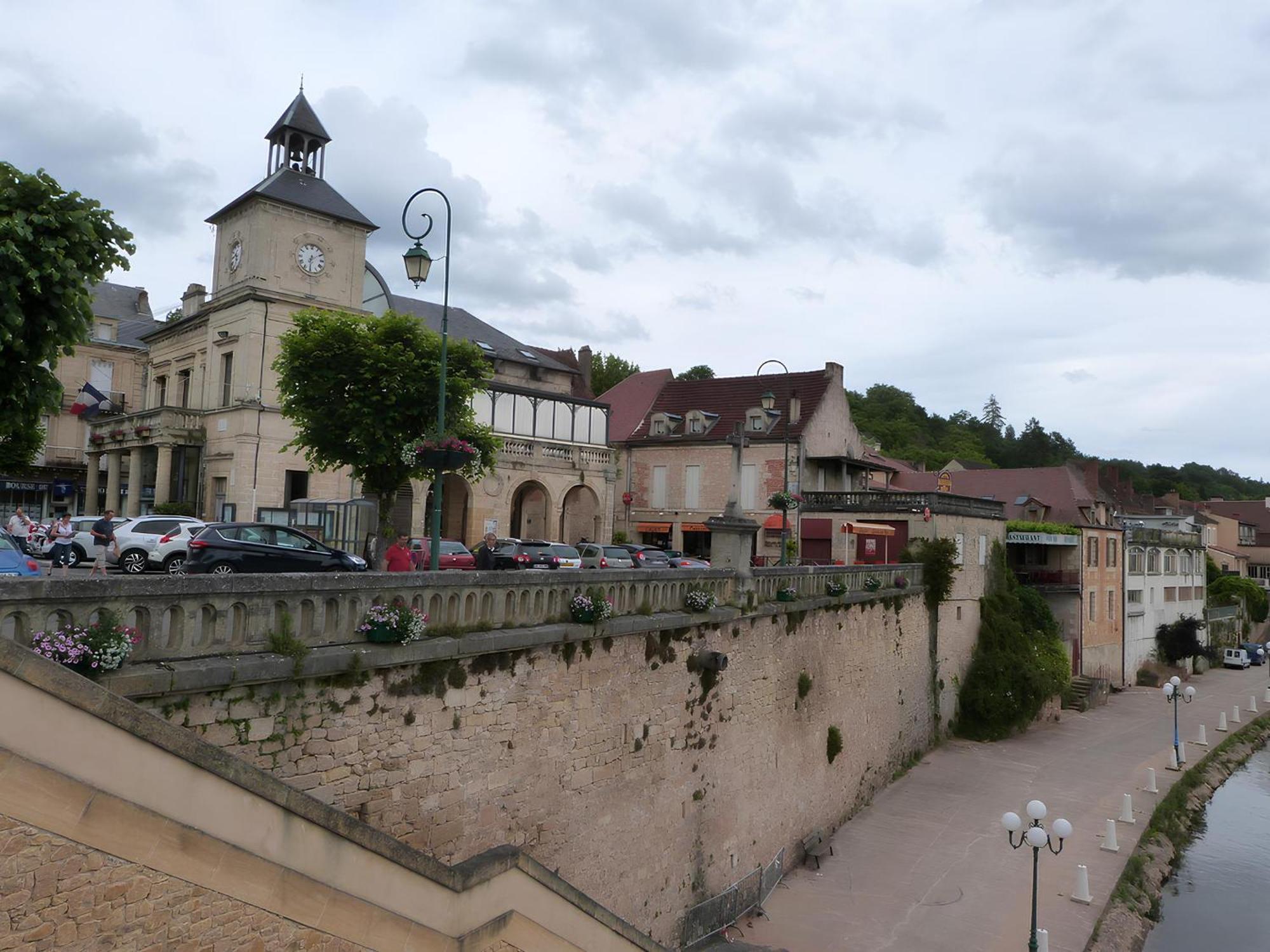 Apartamento Lumineux, Bien Situe Et Tres Calme + Parking Prive Le Bugue Exterior foto