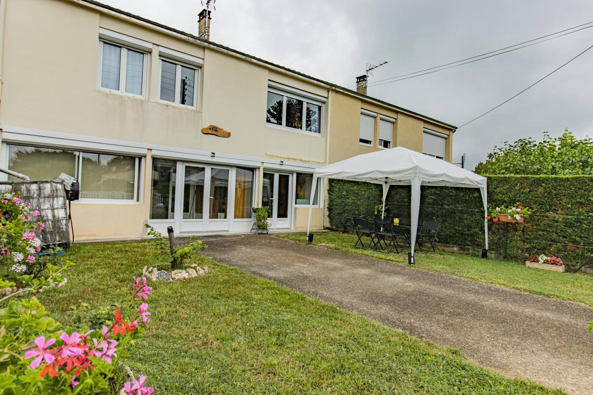 Apartamento Lumineux, Bien Situe Et Tres Calme + Parking Prive Le Bugue Exterior foto